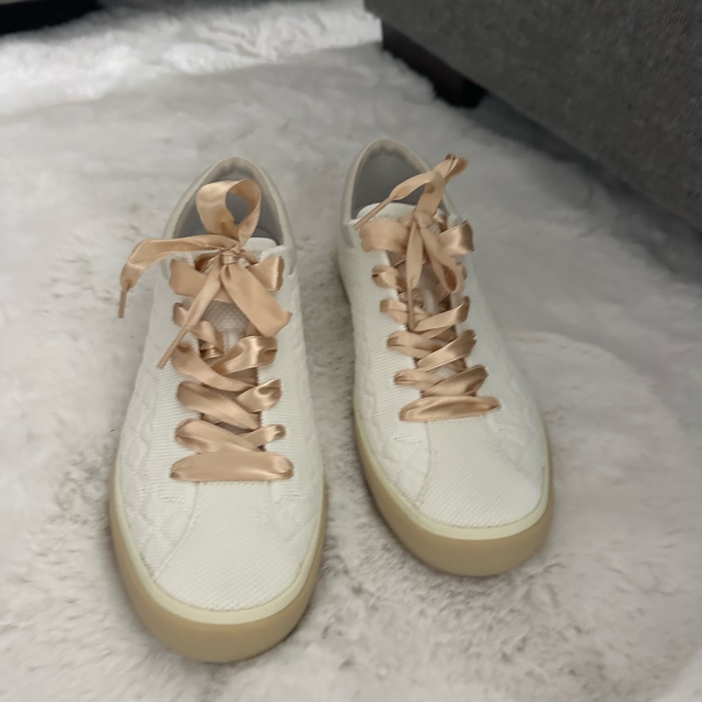 Rothy's - The Lace up Sneaker